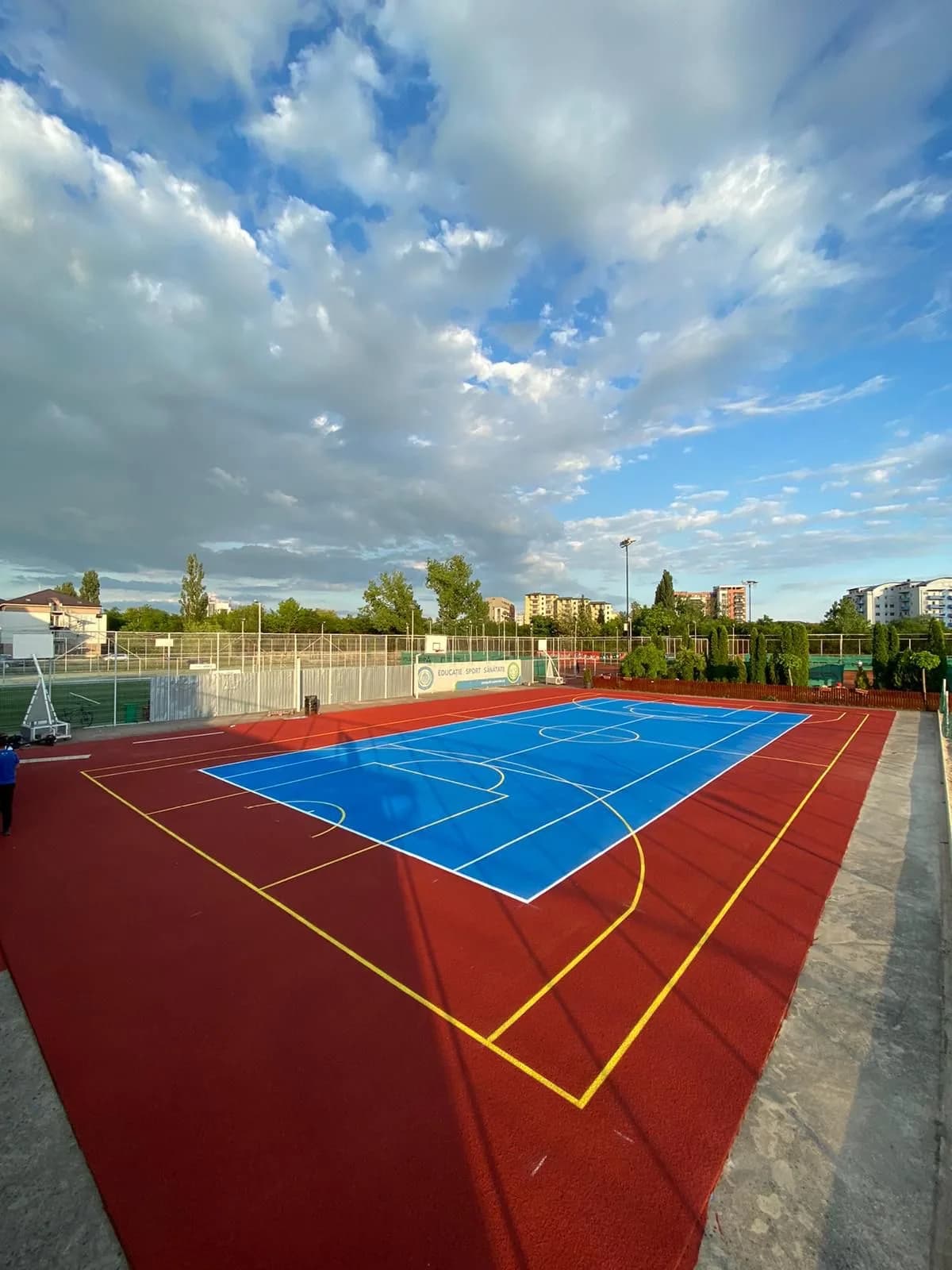 Teren multisport școală generală — imagine 1